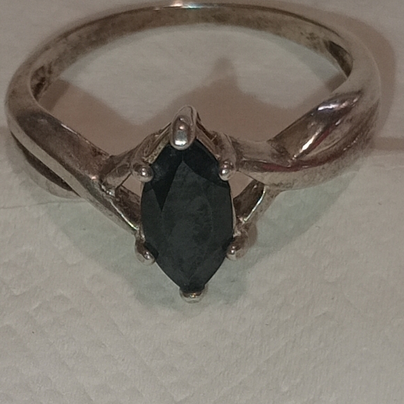 Vintage Black Gem Sterling Silver Ring - Picture 6 of 12